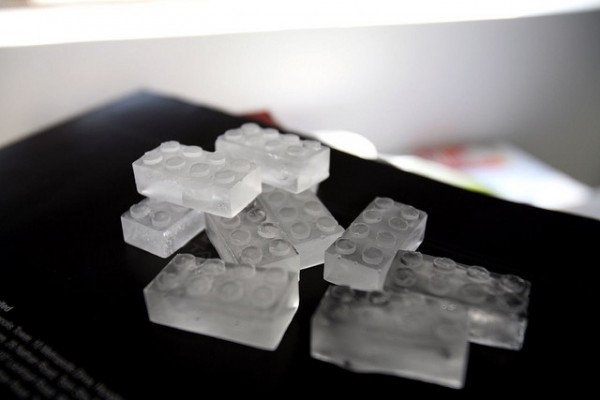 lego-ice-cubes-600x400.jpg