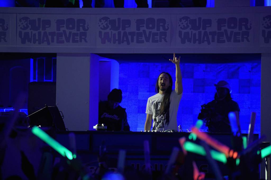 Steve Aoki Performing at the #UpForWhatever House