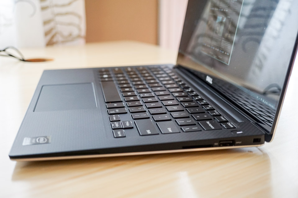 Side profile of Dell XPS 13