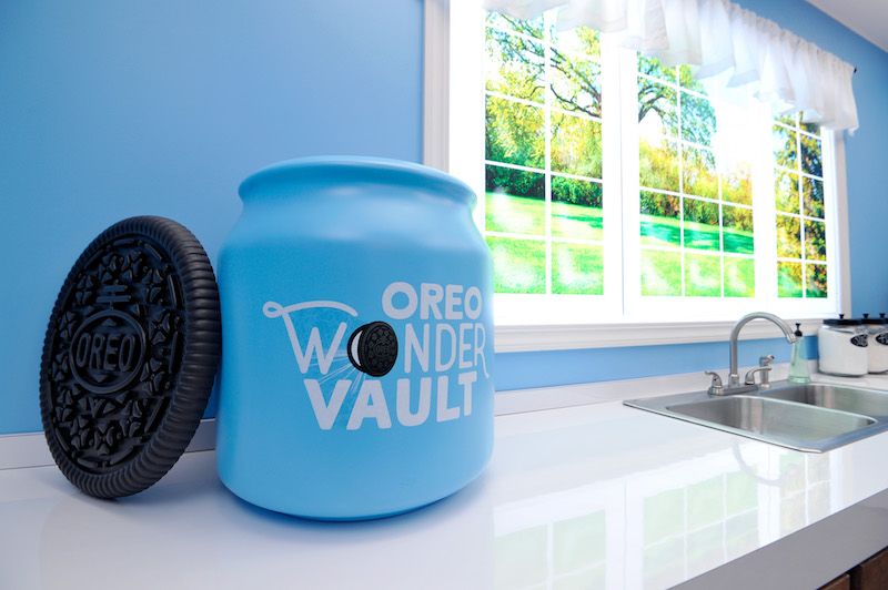 The OREO Wonder Vault Resurfaces In LA To Reveal OREO Choco Chip Flavored Cookies