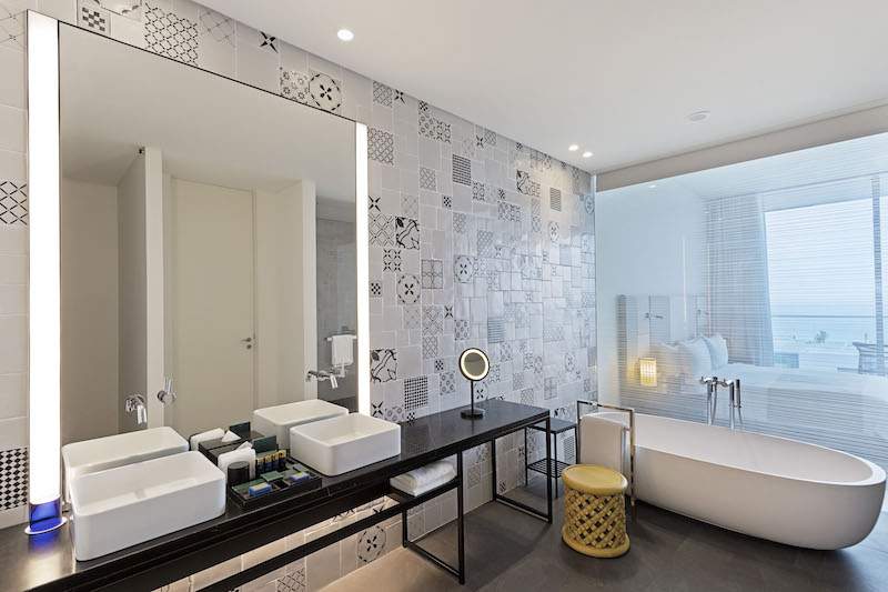 Premier Room with Private Terrace - Bathroom - The Oberoi Beach Resort Al Zorah